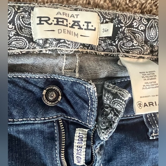Size 34R Ariat Women’s Jeans - Picture 3 of 4